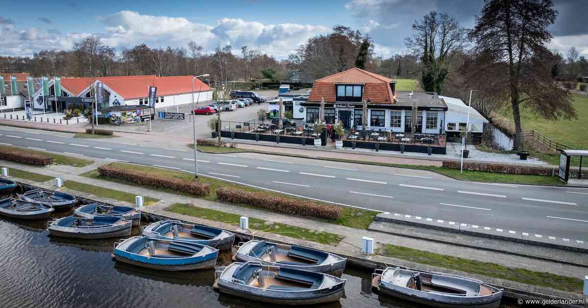 Dure fout: luxe sloepen van ondernemer in Giethoorn mogen water niet meer in