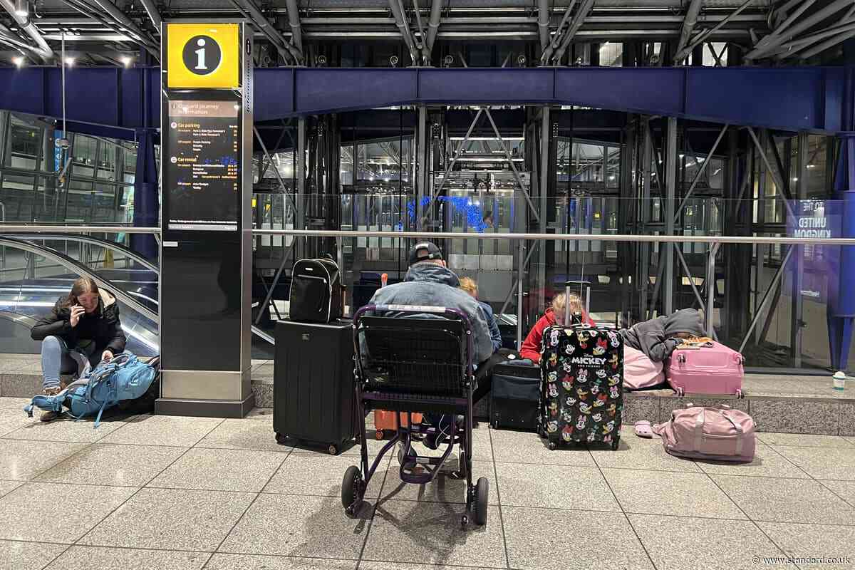 Power restored to Heathrow terminals seven hours before flights resumed – report