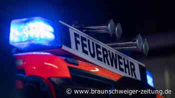 Transporter gerät auf A2 bei Hannover in Brand