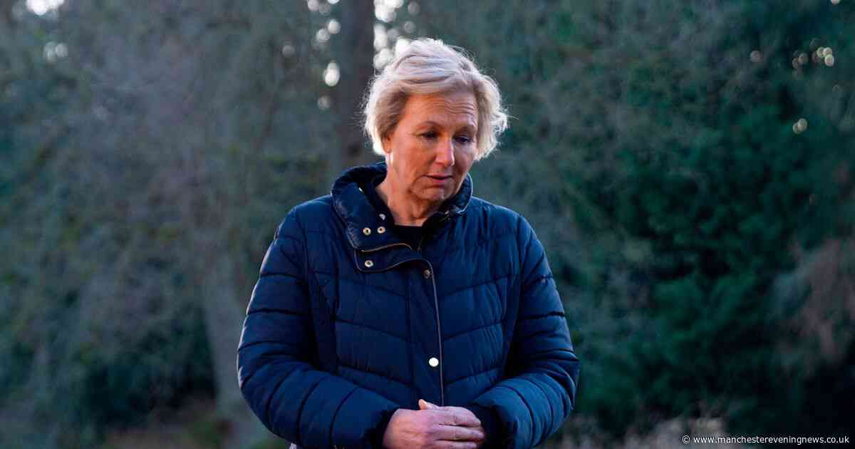 Coronation Street fans 'seal' Eileen Grimshaw's sad exit and says she 'deserved better'