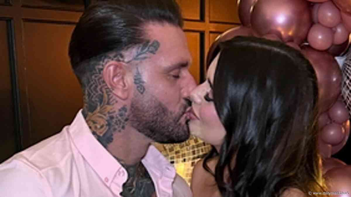 Bodybuilder who went viral with 'fish and rice cake' meme finds love 18 years later thanks to his beloved diet