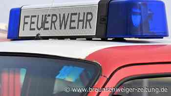 Starker Rauch in Ringelheim: Schrotthaufen in Flammen