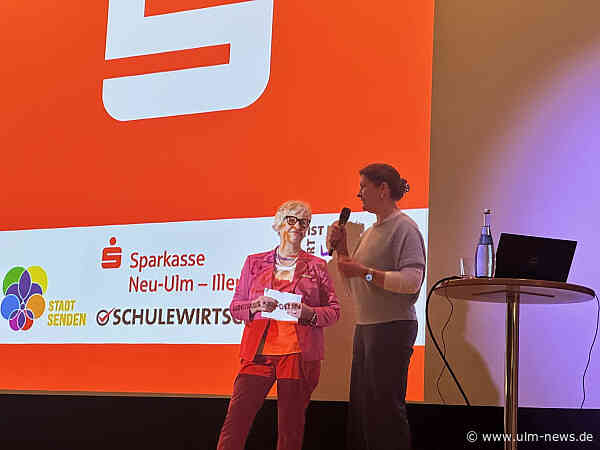 Kein Pfiff, kein Anpfiff – aber dennoch stand der beste Pfeifenmann des Jahres auf der Bühne: Schiedsrichter Deniz Aytekin wusste zu begeistern
