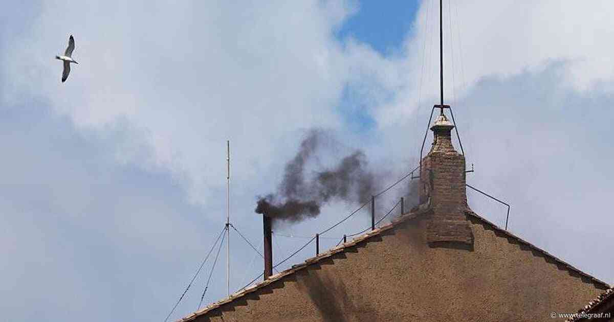 Opnieuw zwarte rook na tweede en derde stemronde in het conclaaf
