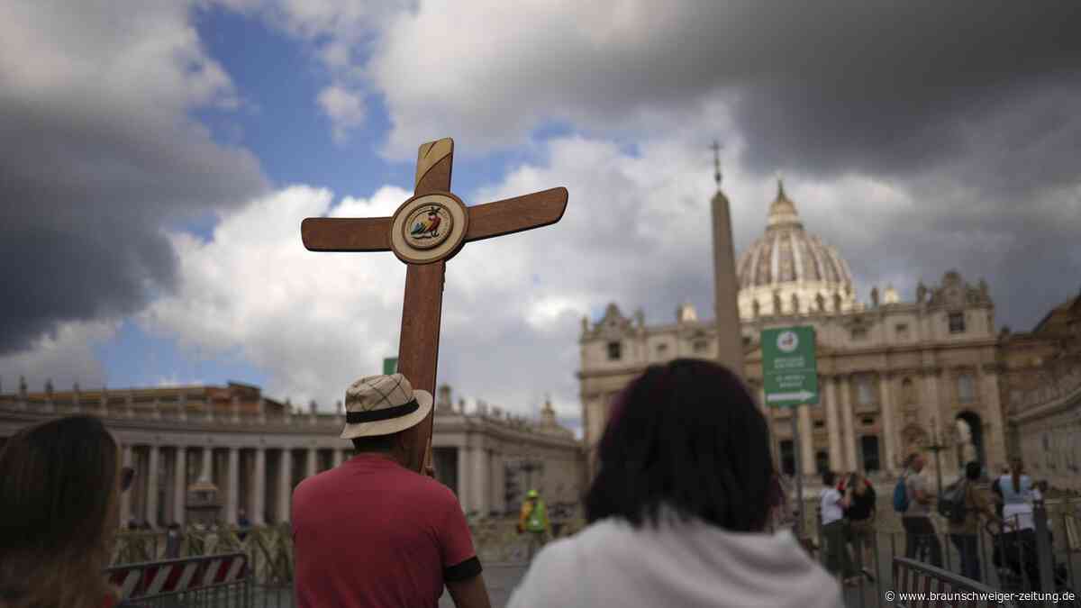 Komplizierte Papstwahl: Langes Warten auf den Rauch in Rom