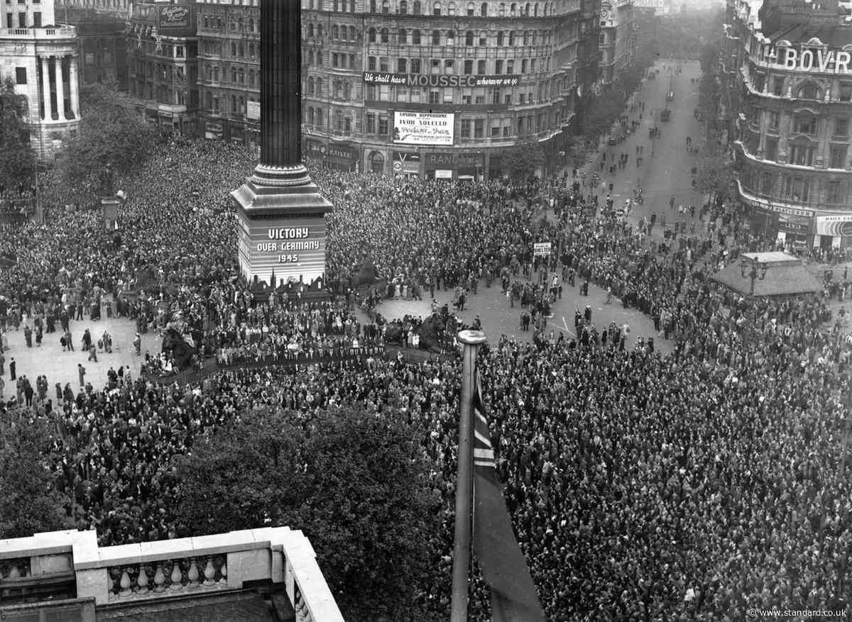 How did London celebrate VE Day and the end of the Second World War in 1945?