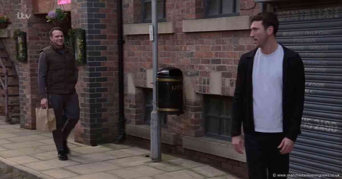 Coronation Street fans 'rumble' Kit Green and Mick Michaelis in 'real' identity twist
