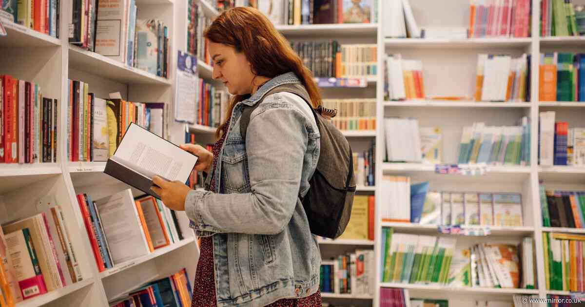 Top 20 romantasy books - including ACOTAR, Fourth Wing, and more