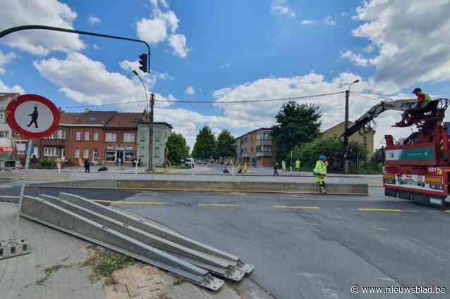 Meest ingrijpende fase in herinrichting Bergensesteenweg gestart: “Het komende jaar graven we enorme bouwputten en leggen we parallelwegen aan”