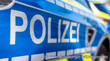 Am Geltendorfer Bahnhof wird ein Auto zerkratzt