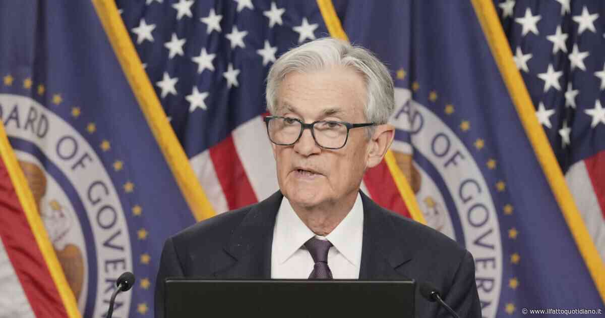 Trump attacca ancora Powell per le decisioni sui tassi: “E’ uno stupido. I prezzi stanno scendendo”