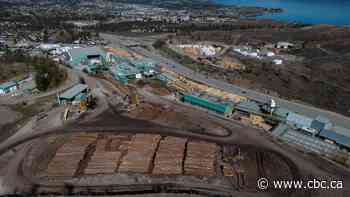 B.C. premier says softwood lumber accord could build 'momentum' for U.S. trade deals