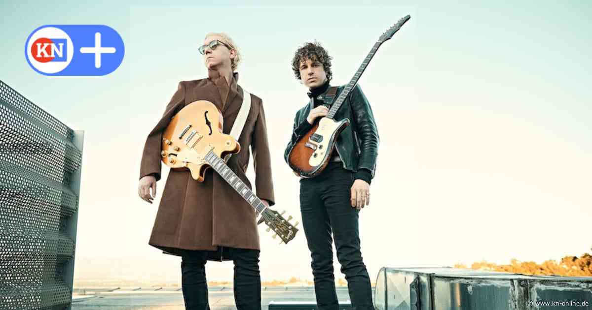Elf Lieder machen Sommer im Kopf – The Kooks liefern mit „Never/Know“ musikalische Antidepressiva