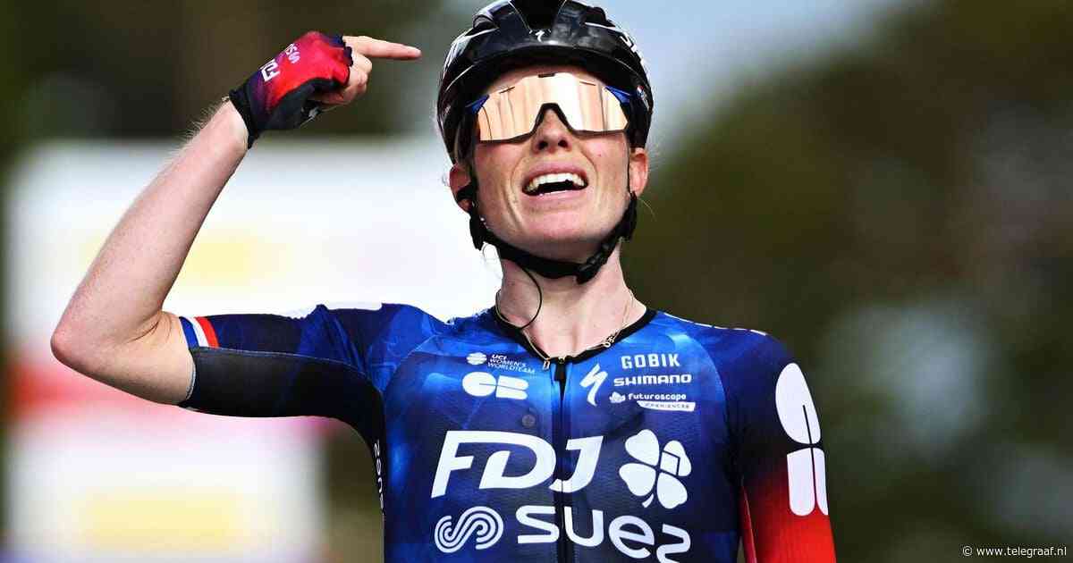 Demi Vollering grijpt macht in Vuelta Femenina en soleert naar zege en rode trui