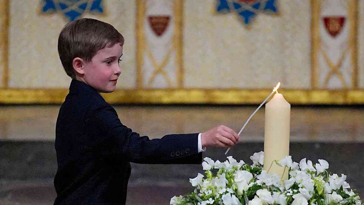 Großbritannien gedenkt der Opfer: Churchill-Urenkel entzündet Kerze zum Weltkriegsgedenken
