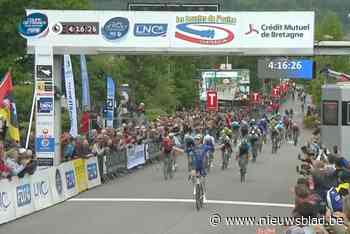 Lewis Askey neemt na veel ereplaatsen eerste profzege in Boucles de l’Aulne