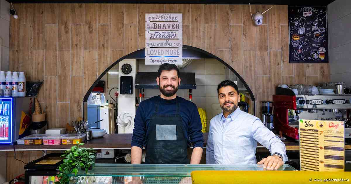 Van beveiliger naar restauranteigenaar: Yusuf (39) gooit het roer om en verkoopt nu kapsalons en ijsjes