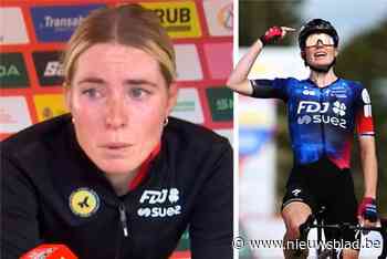 Emotionele Demi Vollering na zege in Vuelta: “Ik draag deze overwinning op aan iedereen met mentale problemen”