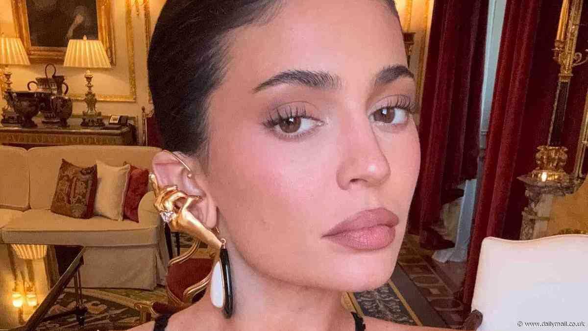Kylie Jenner fans convinced she is engaged to Timothee Chalamet after telling clue during their red carpet debut