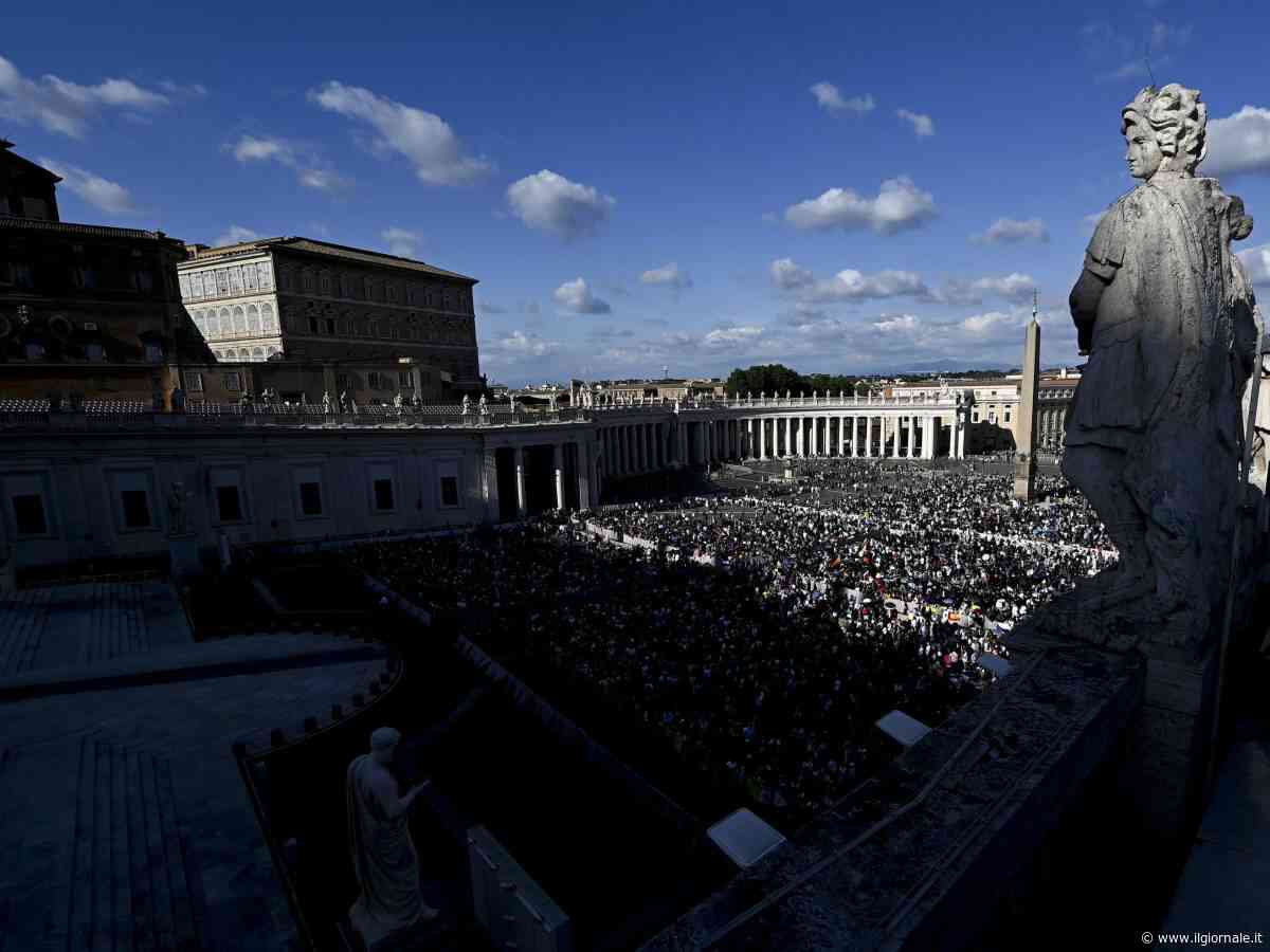 L'accettazione, la stanza della lacrime e la benedizione: cosa farà il Papa dopo l'elezione