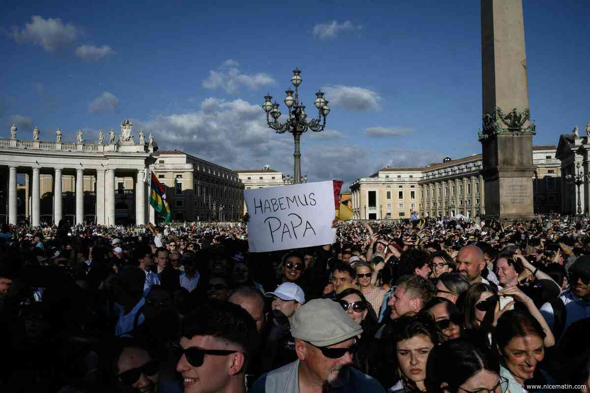 Fumée blanche au Vatican, un nouveau pape a été élu