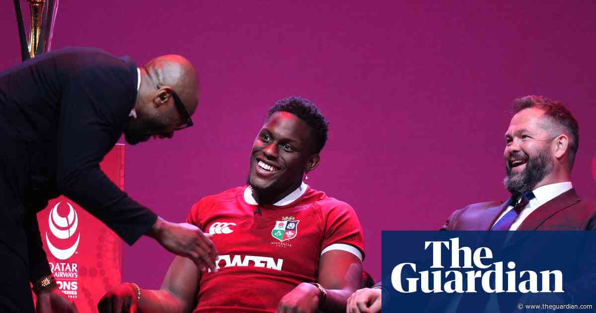 Farrell plays the O2 Arena but Lions squad reveal slips up by charging fans