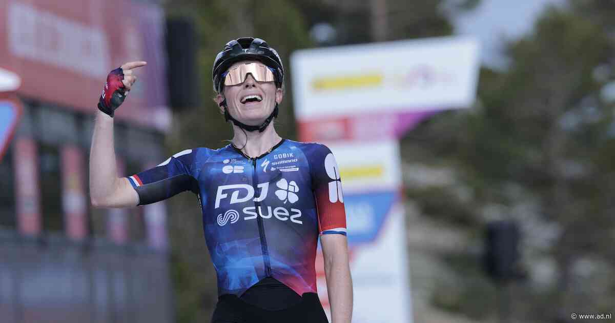 ‘Het is een enorm probleem’: Demi Vollering spreekt zich uit over mentale gezondheid na machtsgreep in Vuelta