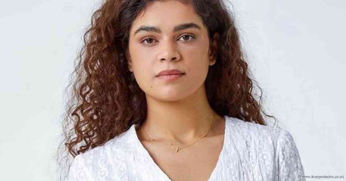 Roman shoppers praise 'cool' £32 embroidered blouse that's 'no-iron'