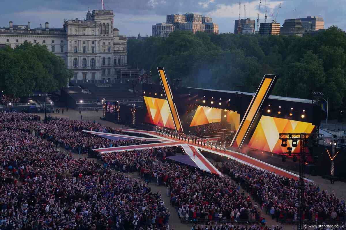 Actor Richard Armitage ‘choked up’ over VE Day concert reading