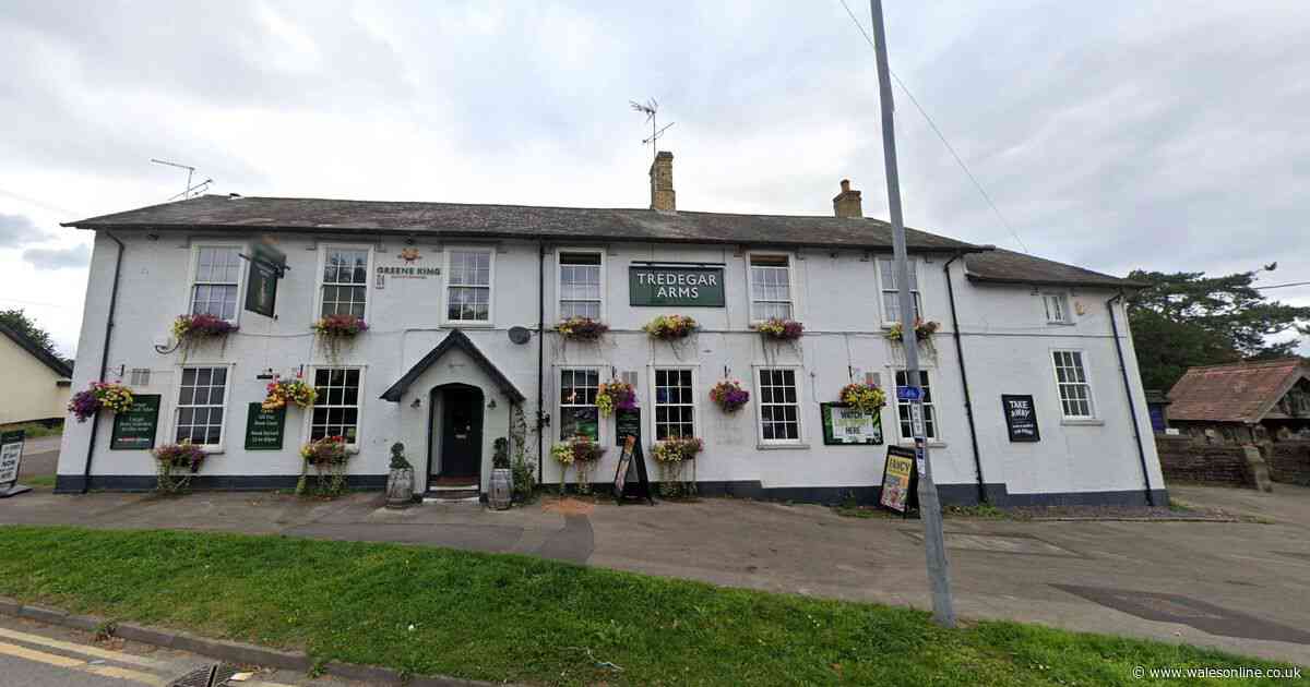 Pub forced to close as 'ceiling collapsed' in devastating fire
