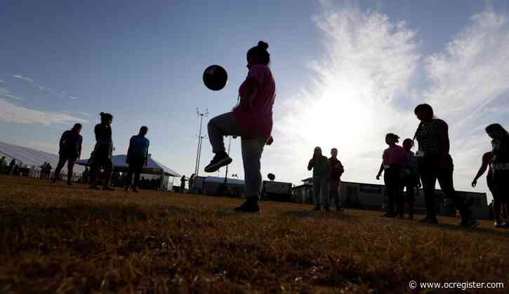 Suit challenges new rules on children in federal custody who crossed into US