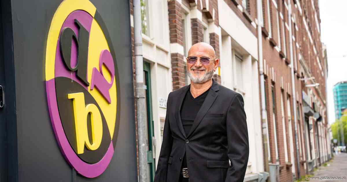 Eigenaar Harry (67) geeft rondleiding in zijn seksbioscoop: ‘Oh oeps, hier is iemand bezig’