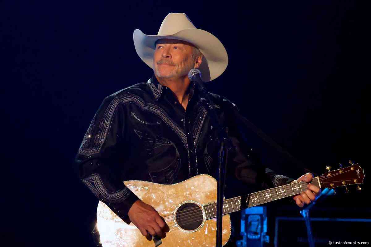 Alan Jackson Fights Back Tears As He Accepts ACM Lifetime Award