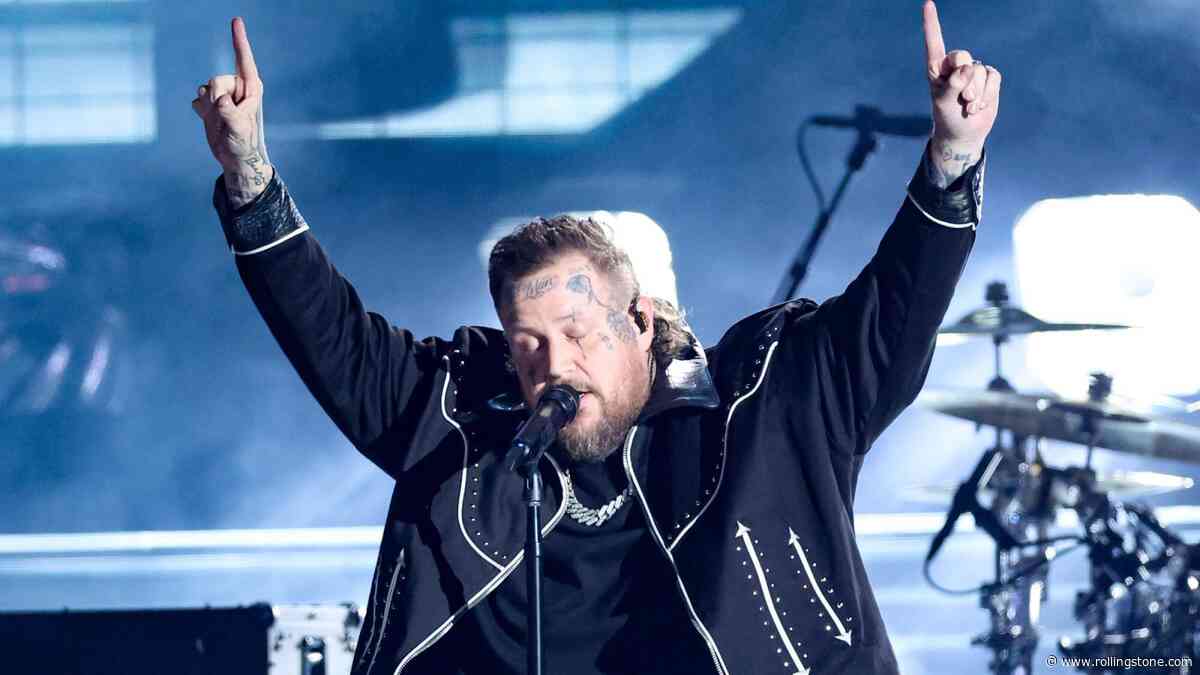 Shaboozey and Jelly Roll Lead 2025 ACM Awards in Prayer With ‘Amen’ Performance