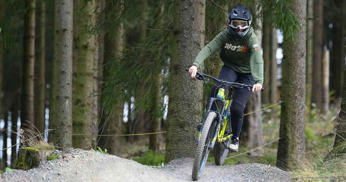 Schmaler Pfad: Debatte um Verbote für Mountainbikes