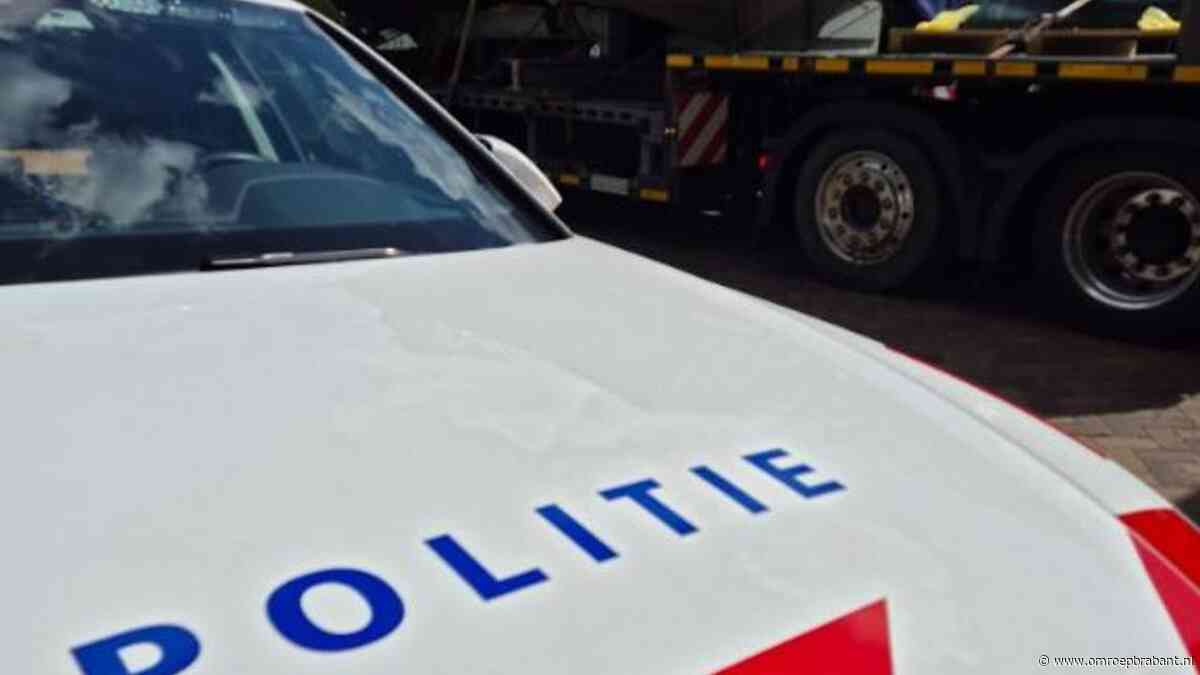 112-nieuws: Vrachtwagen kan niet onder viaduct door • Voetballende jongeren veroorzaken overlast in Boxtel