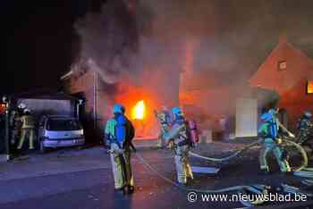 Woning volledig uitgebrand in Houthulst: bewoner en hond kunnen ontsnappen