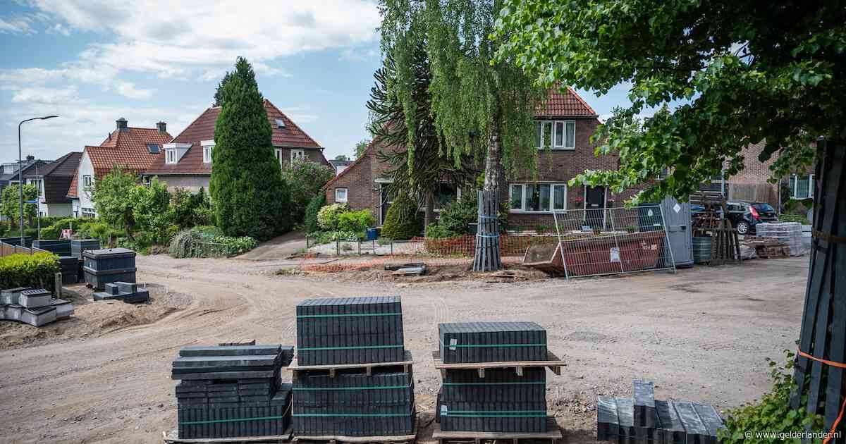 Deze straten liggen al weken open (om een wel heel bijzondere reden): ‘Het is een enorme puinhoop’
