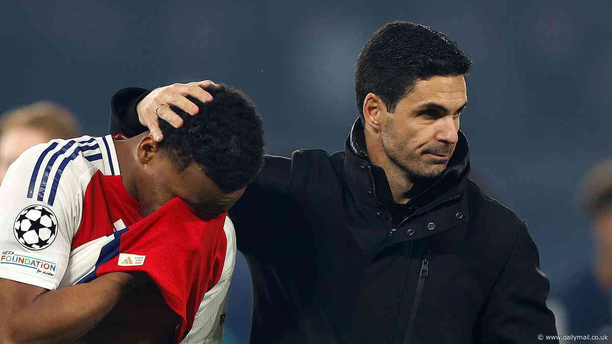 Jamie Carragher reveals the 'worrying' sign for Mikel Arteta as pundit says Arsenal MUST win a trophy next season