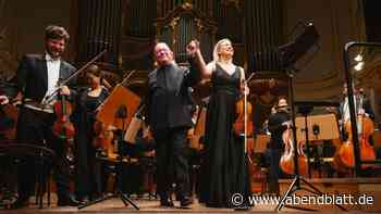 Symphoniker Hamburg senden Friedensbotschaft in der Laeiszhalle