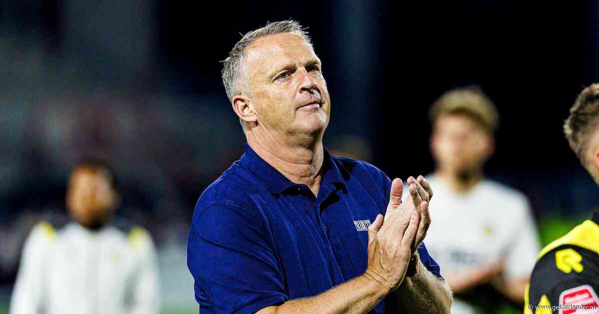 Woede bij achterban Vitesse over exit Van den Brom: ‘Om je kapot te schamen’