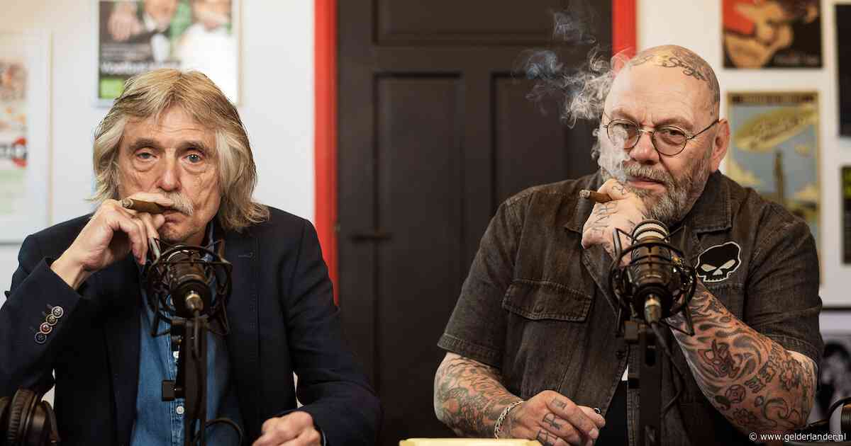 Johan Derksen komt met wekelijkse podcast: ‘Wat Nederland zegt, vind ik niet zo relevant’