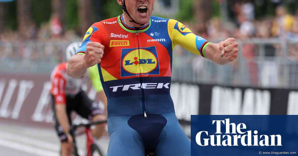 Giro d’Italia: Pedersen wins but Landa crashes out on opening stage in Tirana