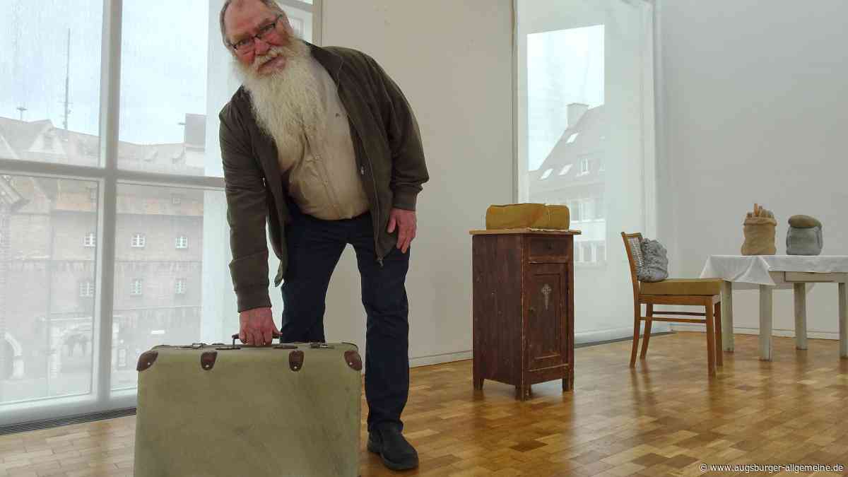 Kleidung aus Stein: Emil Kräß stellt im Stadthaus Ulm aus