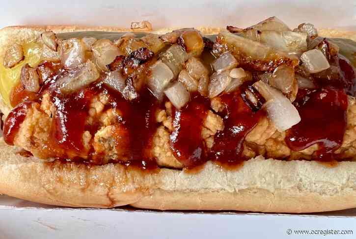 Wienerschnitzel gets into the chicken sandwich business with Bird Dogs