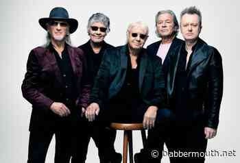 IAN PAICE On DEEP PURPLE's Multigenerational Appeal: 'Kids Are Still Listening To Rock Roll'
