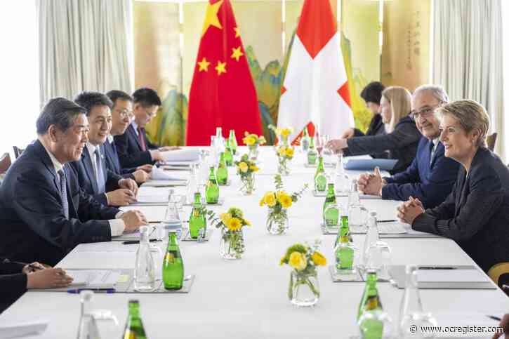 You called me. No — you called ME. Before US-China meeting, nations each say the other wanted talks