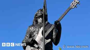 Statue of Motörhead singer Lemmy unveiled