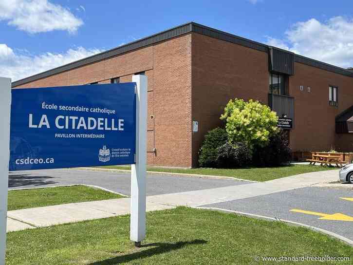 Students of Comité 73 launch letter writing campaign for new school