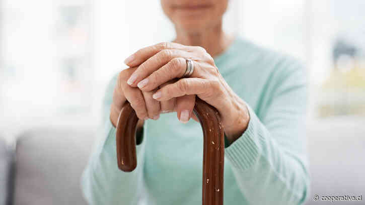 Mujer ofreció ayudar a una adulta mayor y le robó más de $8 millones